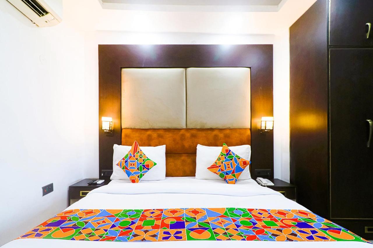 Fabhotel Kiara The Private Suites グルガウン エクステリア 写真