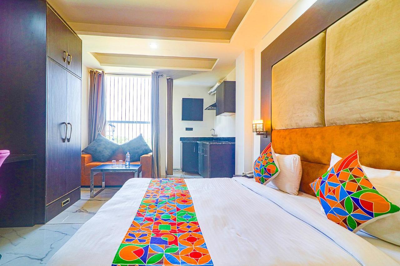 Fabhotel Kiara The Private Suites グルガウン エクステリア 写真