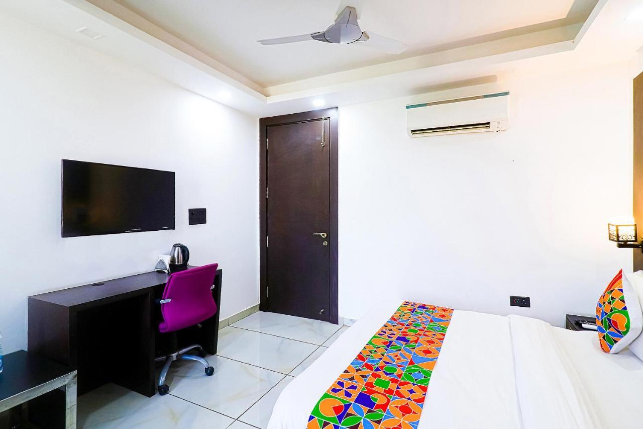 Fabhotel Kiara The Private Suites グルガウン エクステリア 写真